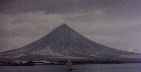 What are the names of some dead volcanoes?